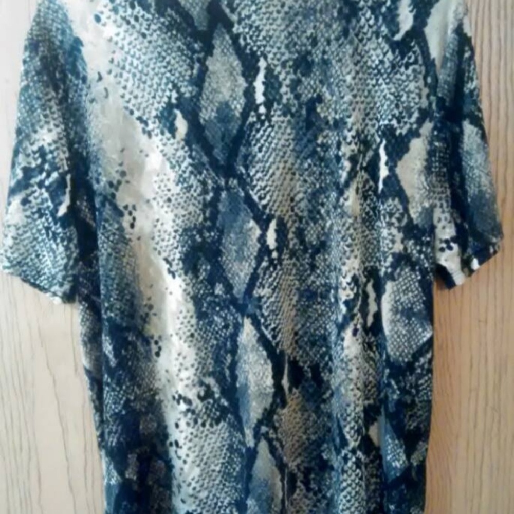 Blouse - Picture 2 of 3